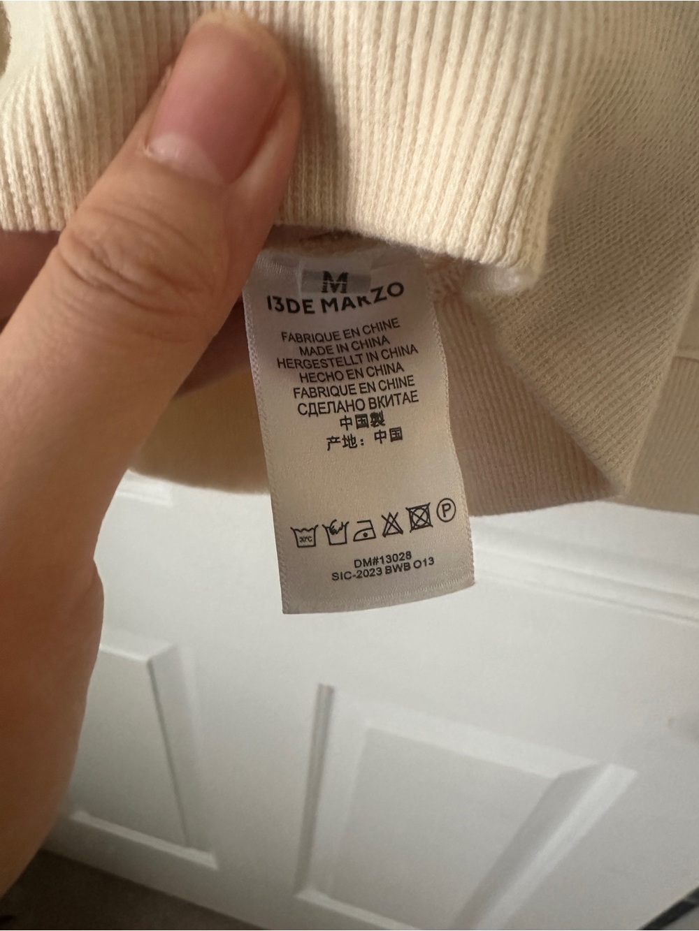13DE Marzo Bear Embossed Hoodie NWT - Picture 8 of 8